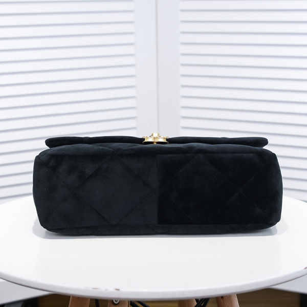 シャネルバッグ側面デザイン